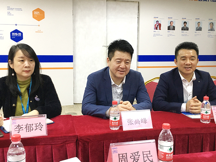 1對(duì)話東晟密封：?jiǎn)稳逝Ｉ膛c李主任共議現(xiàn)場(chǎng)