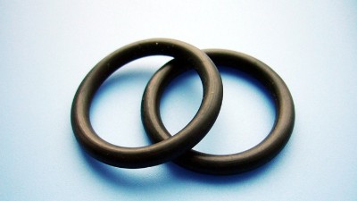 橡膠制品<i style='color:red'>硫化密封圈</i>工藝方法之注壓成型硫化工藝法注意事項